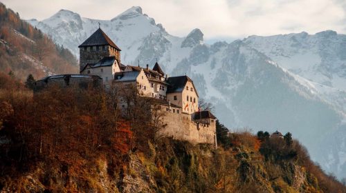Liechtenstein-castillo-unsplash