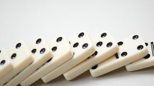 domino pieces Depositphotos