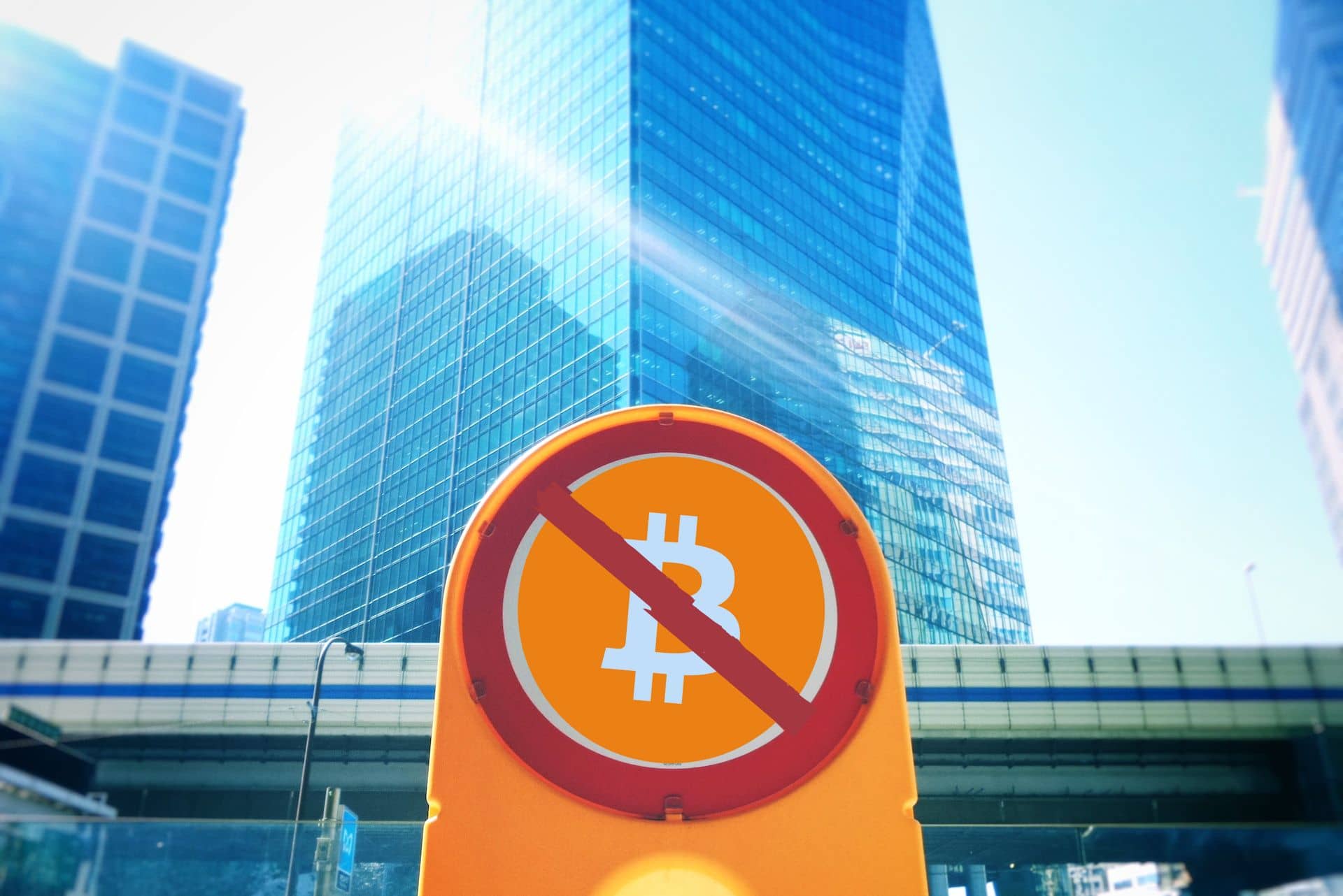 bitcoin prohibicion unsplash canva